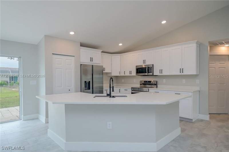 3 bedroom Single Family Residence at 204 El Dorado Blvd N, Cape Coral Unit 55, Cape Coral — photo 3