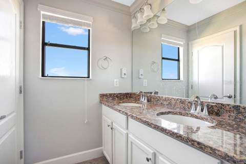 6914 Quiet Creek Drive, Bradenton FL - photo 23 of 59