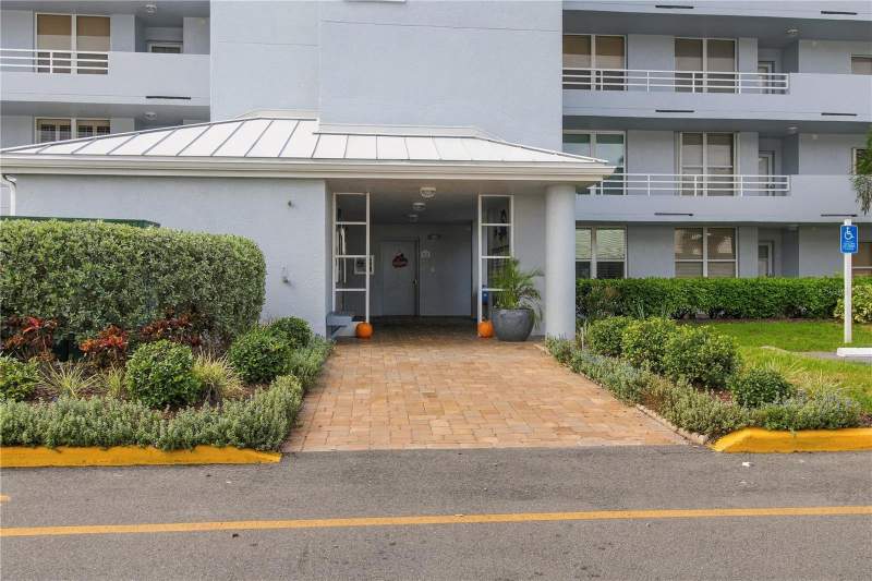 2 bedroom Condominium at 3780 Pinebrook Circle #307, The Links At Pinebrook Ph III, Bradenton — photo 3