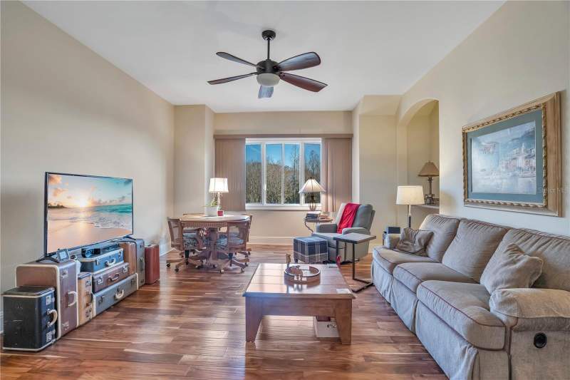 4 bedroom Single Family Residence at 10420 Wittenberg Way, Moss Park Reserve 01 Rep, Orlando — photo 5