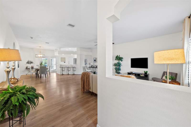 3 bedroom Single Family Residence at 350 47th Avenue, Harcourt Estates, St Petersburg — photo 3