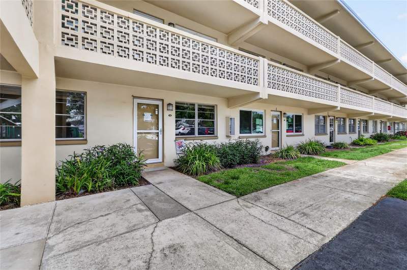 2 bedroom Condominium at 951 79th Avenue #115, Gateway Square Apts No. 5 Condominium, St Petersburg — photo 3