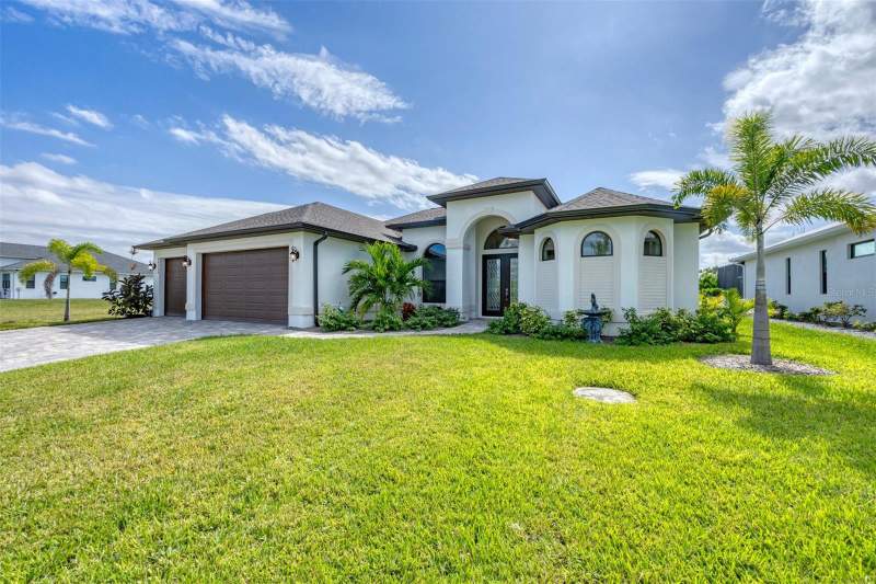 3 bedroom Single Family Residence at 16660 Liggett Circle, Port Charlotte Sec 94 1st Repl, Port Charlotte — photo 3