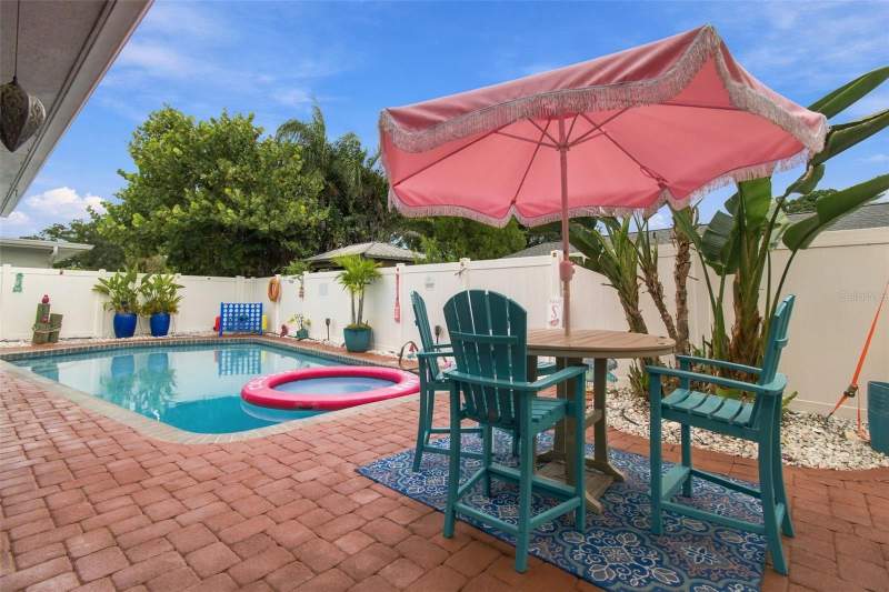 3 bedroom Single Family Residence at 8401 Boulder Place, Bay Crest Park Unit 16, Tampa — photo 3