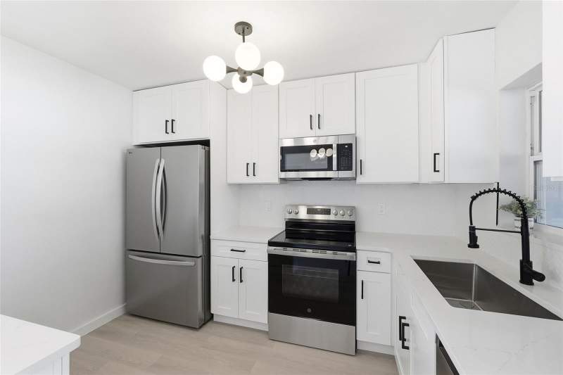 4 bedroom Single Family Residence at 2845 64th Terrace, Touchette A M Sub 1, St Petersburg — photo 4