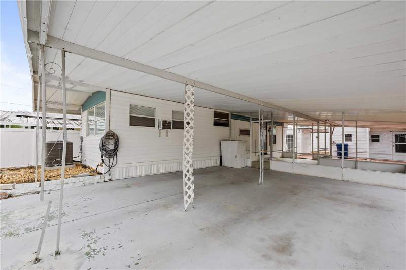 2 bedroom Mobile Home at 37234 Carol Ave, Betmar Acres, Zephyrhills — photo 4