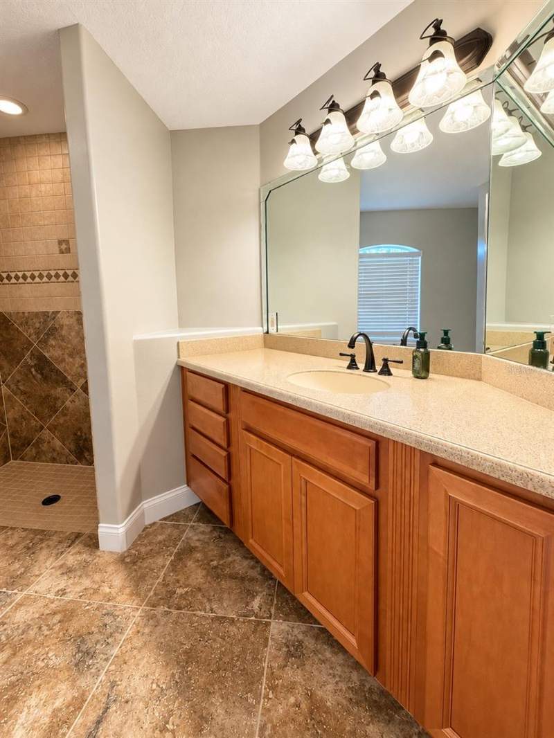 3 bedroom Single Family Residence at 860 Hickory Avenue, Orange City Terrace Add 03, Orange City — photo 5