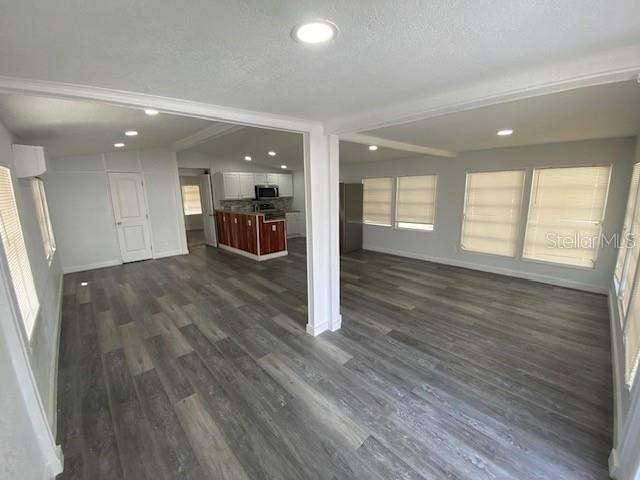 1 bedroom Mobile Home at 4851 W Gandy Boulevard #B10L30, Regency Cove A Cooperative, Tampa — photo 2
