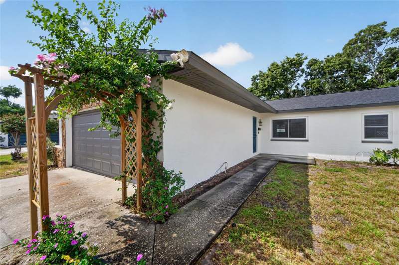 3 bedroom Single Family Residence at 4317 TROUT DRIVE, LEWIS ISLAND BAHAMA ISLES ADD, ST PETERSBURG — photo 3