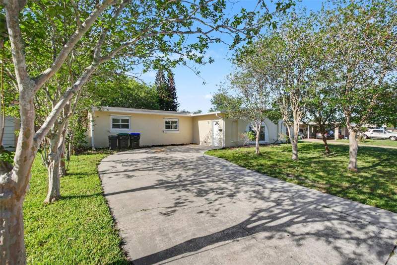 4 bedroom Single Family Residence at 722 Galsworthy Avenue, Skylake, Orlando — photo 2