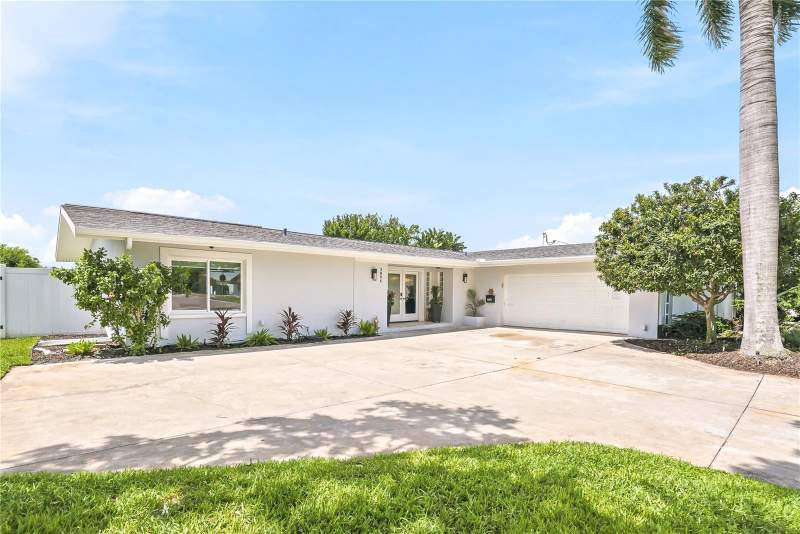 3 bedroom Single Family Residence at 3896 42nd Avenue, Broadwater, St Petersburg — photo 2