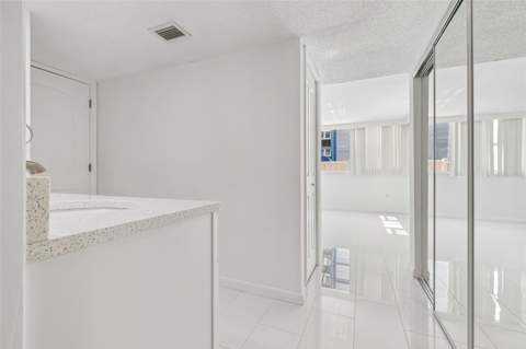 450 Treasure Island Causeway #106, Treasure Island FL - photo 23 of 49