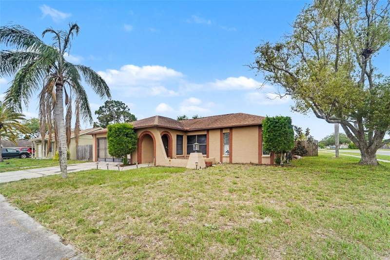 3 bedroom Single Family Residence at 1215 Persimmon Drive, Holiday Lakes West, Holiday — photo 2
