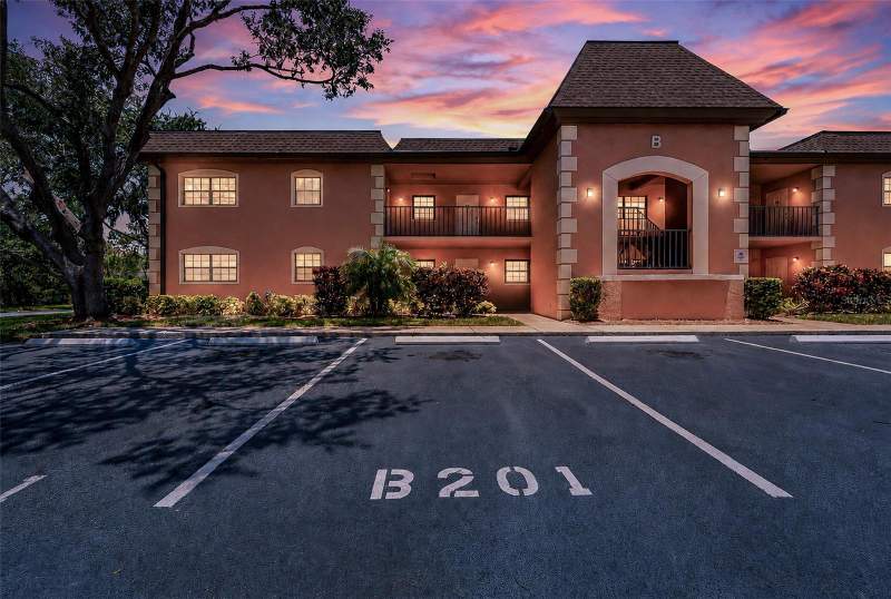 LabelleCondos for Sale in Largo, FL