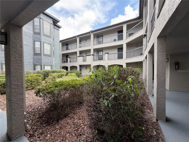 2 bedroom Condominium at 13210 Arbor Isle Dr #102, The Falls At New Tampa A Condo, Temple Terrace — photo 3