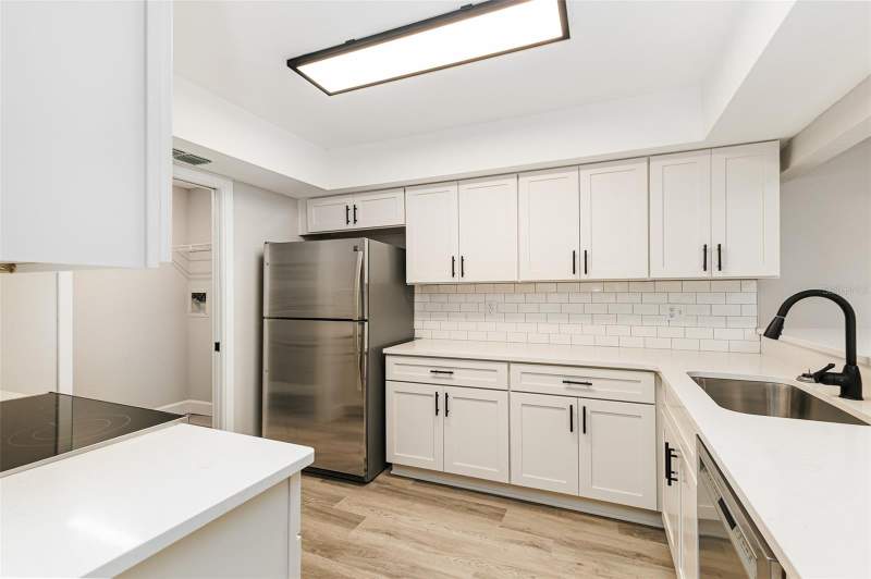 2 bedroom Condominium at 6616 Sweetbriar Lane, Bluffs Christina 01, Lakeland — photo 3