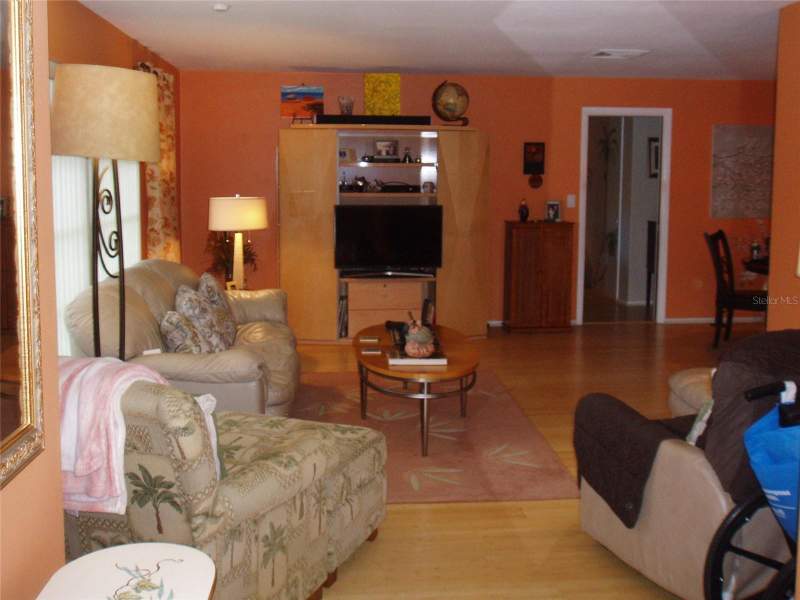 3 bedroom Single Family Residence at 120 SW Monroe Circle, North St Petersburg, St Petersburg — photo 5