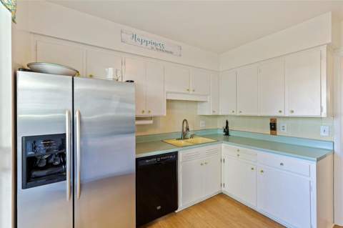 1036 North Shore Drive #1, St Petersburg FL - photo 11 of 38