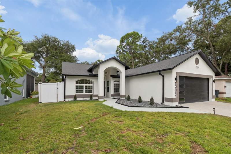 3 bedroom Single Family Residence at 12041 68th Street, Woodbury-Phase I, Largo — photo 3