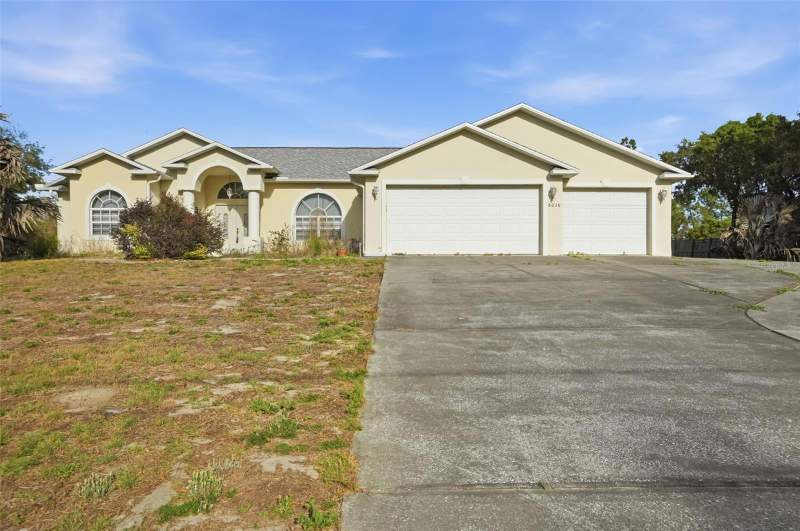3 bedroom Single Family Residence at 8038 Madrid Road, Royal Highlands, Weeki Wachee — photo 2