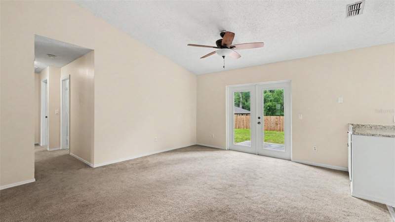 3 bedroom Single Family Residence at 206 Oak Circle, Silver Springs Shores, Ocala — photo 4