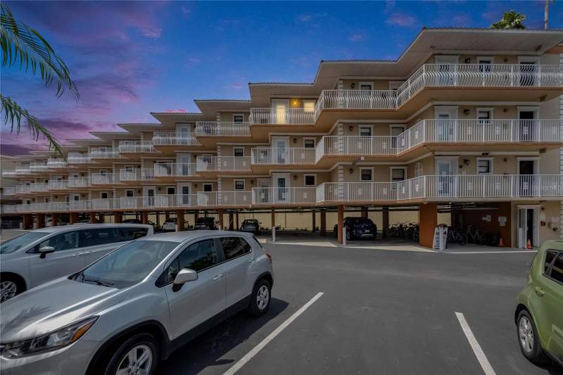 Royal Yacht Club North Condo