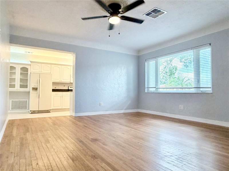 3 bedroom Single Family Residence at 4320 Yardley Avenue, Leslee Heights Sub Sec 2, St Petersburg — photo 4