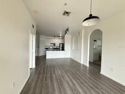 6380 Contessa Drive #303, Orlando FL - photo 9 of 16