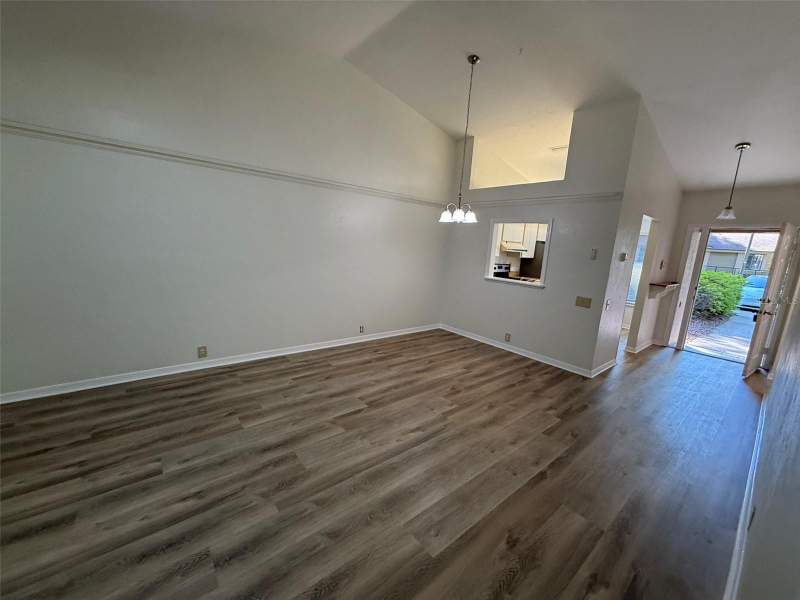 2 bedroom Townhouse at 4052 NW 23rd Circle, Wood Creek Village, Gainesville — photo 2
