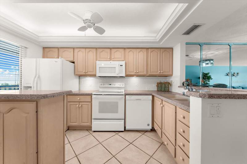 1 bedroom Condominium at 8911 Midnight Pass Road #511, Sunrise Cove Sec 2, Sarasota — photo 5