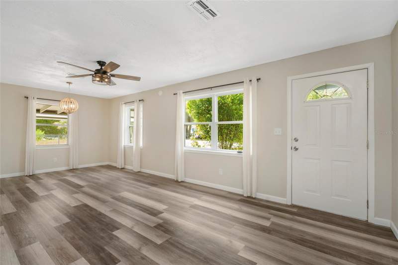 2 bedroom Single Family Residence at 7246 Sealawn Drive, Weeki Wachee Heights, Spring Hill — photo 3