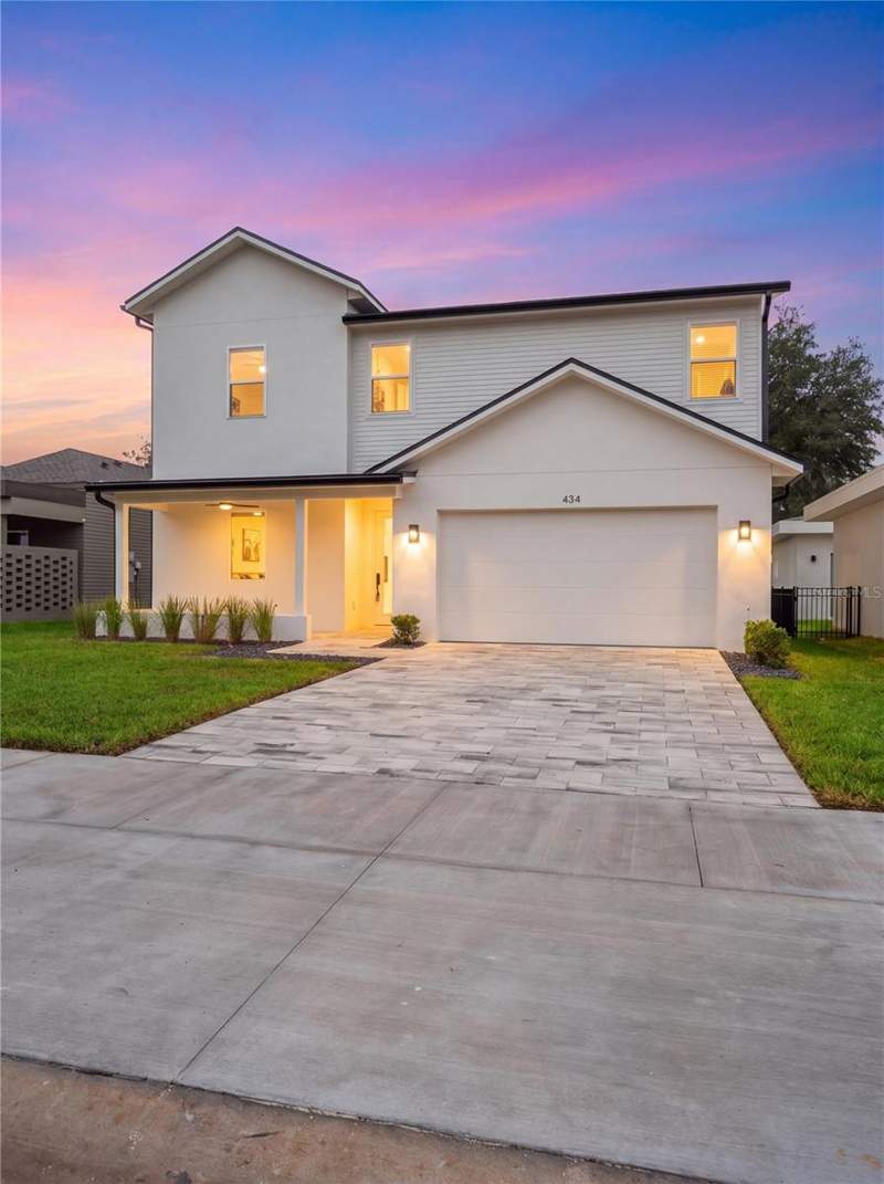 4 bedroom Single Family Residence at 423 Skyfield Court, Boulevard Oaks Of Lady Lake, Lady Lake — photo 2