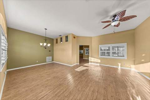 5592 NE 61st Avenue Road, Silver Springs FL - photo 7 of 47