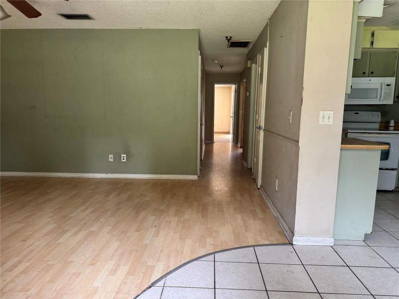 3 bedroom Single Family Residence at 1603 Royal Palm Drive, Florida Shores 01, Edgewater — photo 2