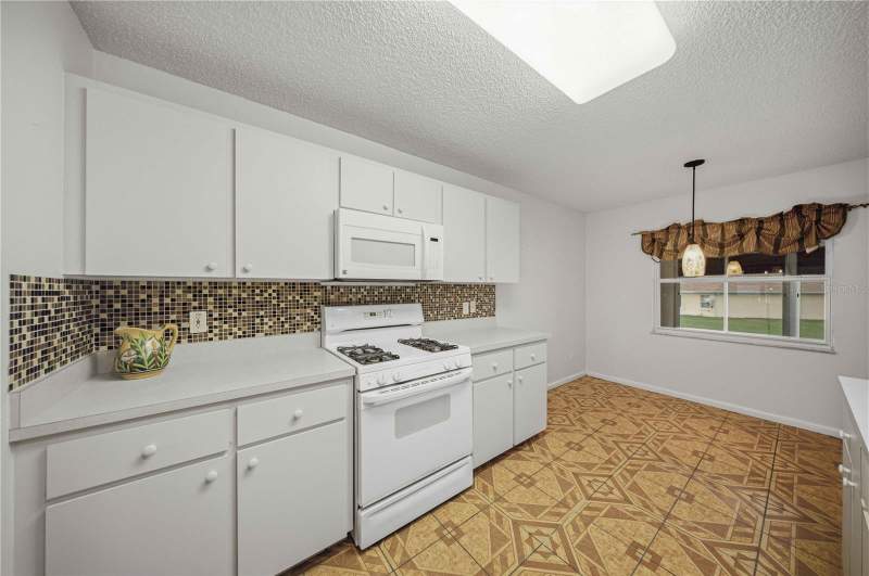 2 bedroom Single Family Residence at 9649 SW 93rd Loop, On Top/World Ph I-A Sec 02A, Ocala — photo 5