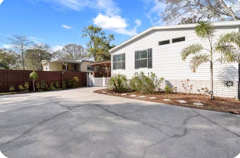 3 bedroom Manufactured Home at 6331 Theodan Street, Weeki Wachee River Retreats, Weeki Wachee — photo 4