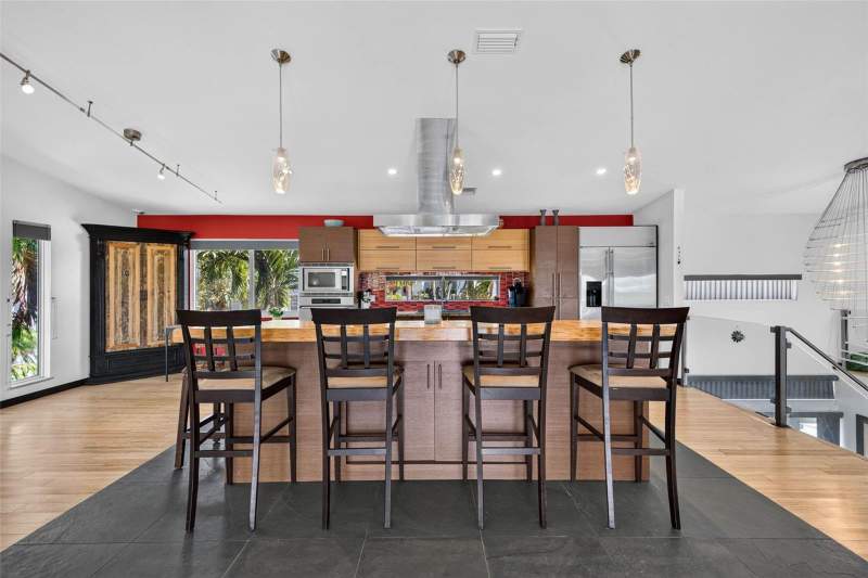 4 bedroom Single Family Residence at 113 7th Street, Tierra Verde Unit 1 1st Rep, St Petersburg — photo 4