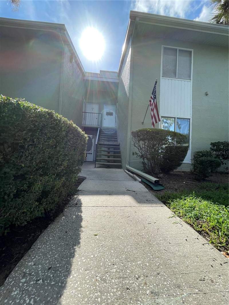 2 bedroom Condominium at 586 Bahia Circle #B, Fairways/Silver Spgs Shores Co, Ocala — photo 2
