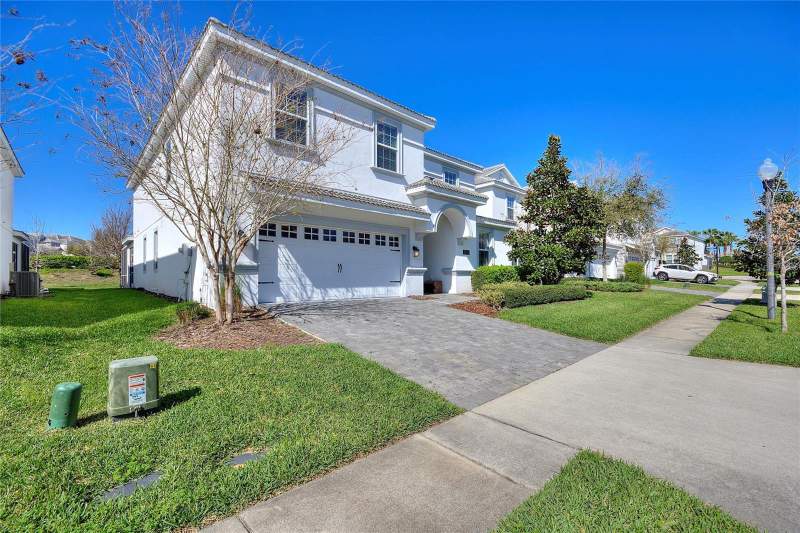 8 bedroom Single Family Residence at 1524 Flange Drive, Stoneybrook South Ph J-2 & J-3, Davenport — photo 2