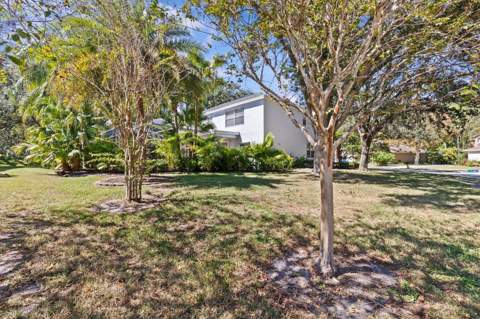 2328 Warwick Drive, Oldsmar FL - photo 6 of 6