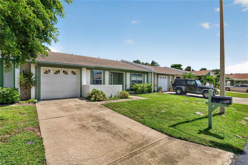 2 bedroom Townhouse at 4103 41st Street, Townhouses Of Lakeside South, Bradenton — photo 3
