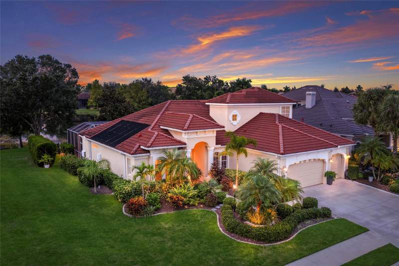 4 bedroom Single Family Residence at 14703 Sundial Place, Greenbrook Village Subphase Ll, Lakewood Ranch — photo 2