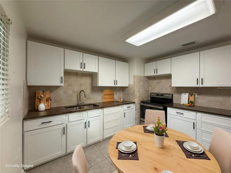 2 bedroom Single Family Residence at 1917 GILBERT STREET, MARYMONT, CLEARWATER — photo 4