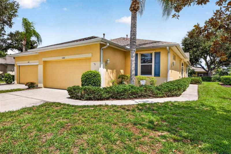 1322 FAIRWAY GREENS DRIVE #69 home for sale in Fairbourne Condo