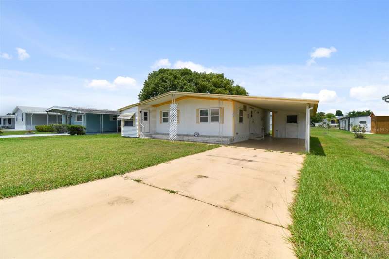 2 bedroom Manufactured Home at 5353 Comanche Street, Lake Betmar Estates, Zephyrhills — photo 2