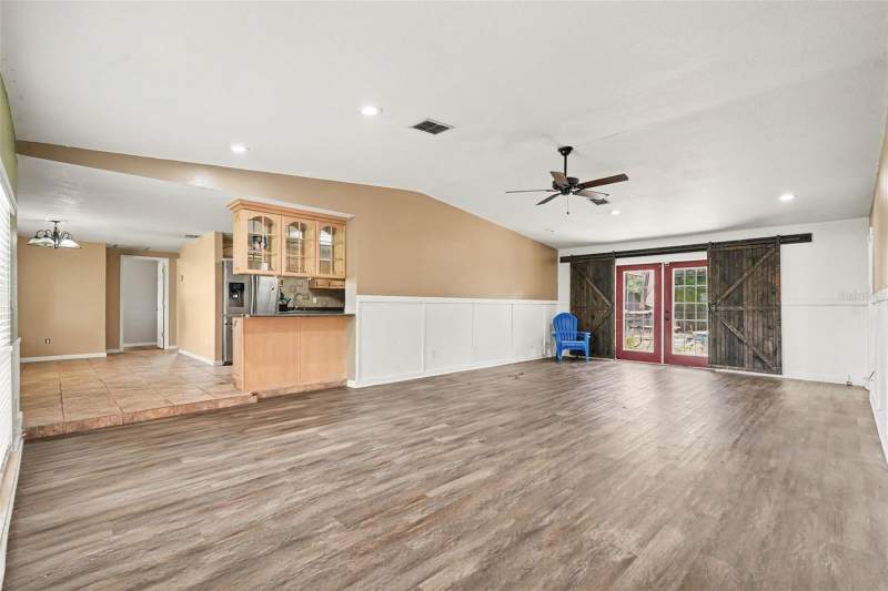 3 bedroom Single Family Residence at 805 W College Avenue, Ruskin City Map Of, Ruskin — photo 2