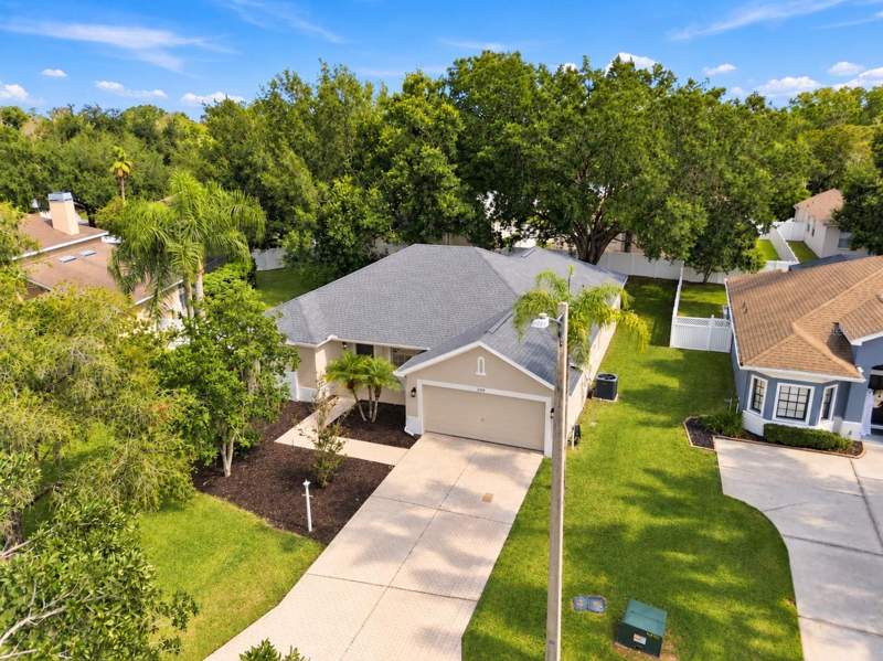 3 bedroom Single Family Residence at 2804 Brooke Pines Court, Walden Lake Unit 29 Ph Two, Plant City — photo 3