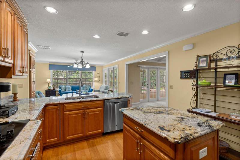 5 bedroom Single Family Residence at 107 Elderberry Lane, Sweetwater Oaks, Longwood — photo 5