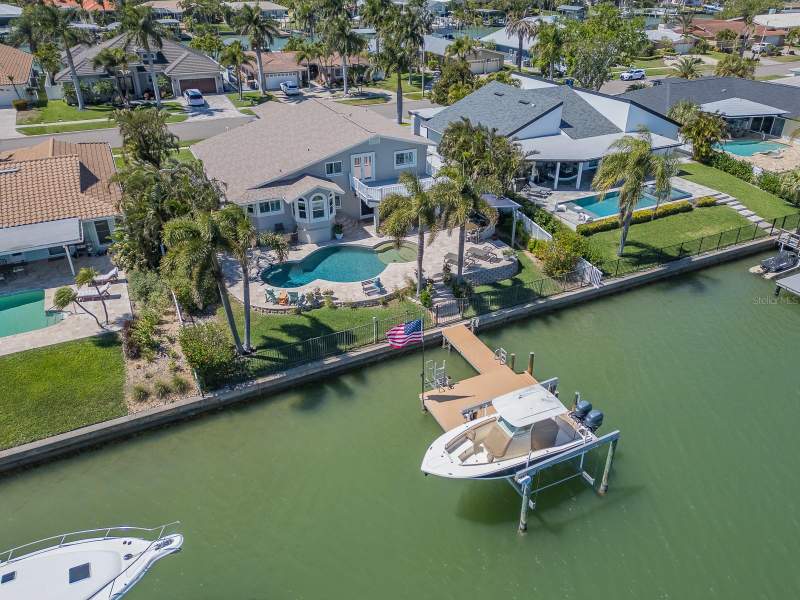707 SNUG ISLAND home for sale in Island Estates Of Clearwater