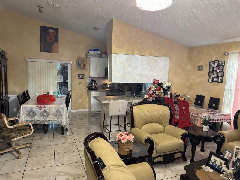 3 bedroom Single Family Residence at 3407 Lake Tiny Circle, Oaks At Powers Park, Orlando — photo 3